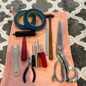 BUNDLE - Assorted tools
